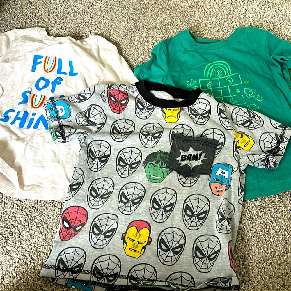 Lot of three boys tshirts Marvel Cat and Jack 4T 5T